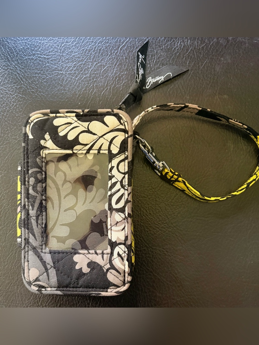 Vera Bradley All In One Wristlet Wallet Baroque Quilted Floral ID Case. NWOT
